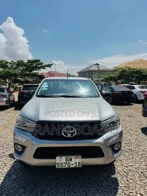 Toyota Camry 2018 Silver