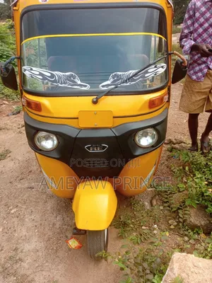Bajaj RE 2026 Yellow