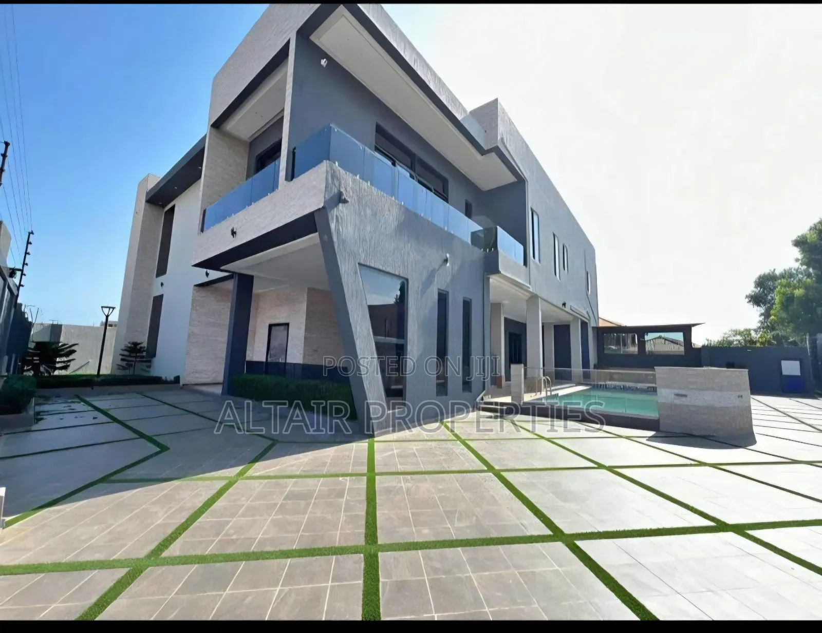Furnished 5bdrm House in East Airport, Accra Metropolitan for sale