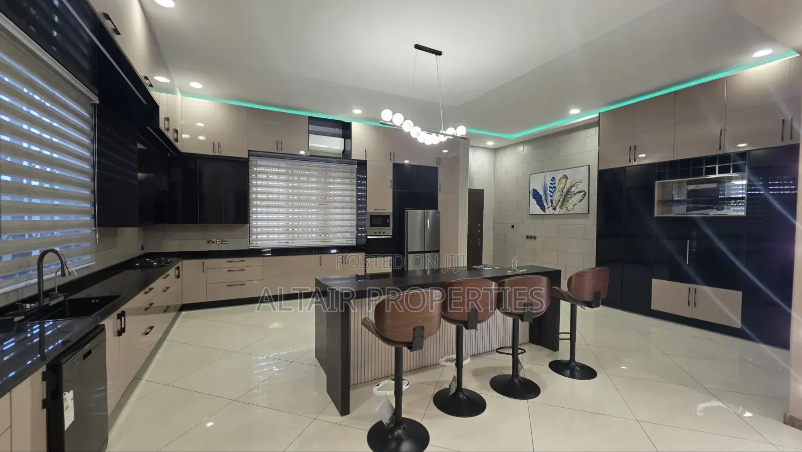 Furnished 5bdrm House in East Airport, Accra Metropolitan for sale
