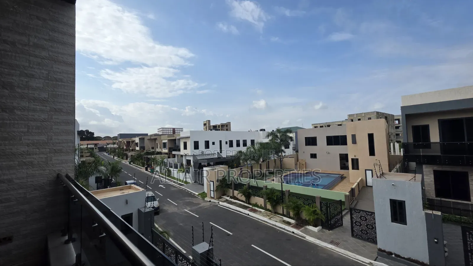 Furnished 5bdrm House in East Airport, Accra Metropolitan for sale
