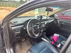 Toyota Corolla LE 4dr Sedan (1.8L 4cyl CVT) 2015 Black