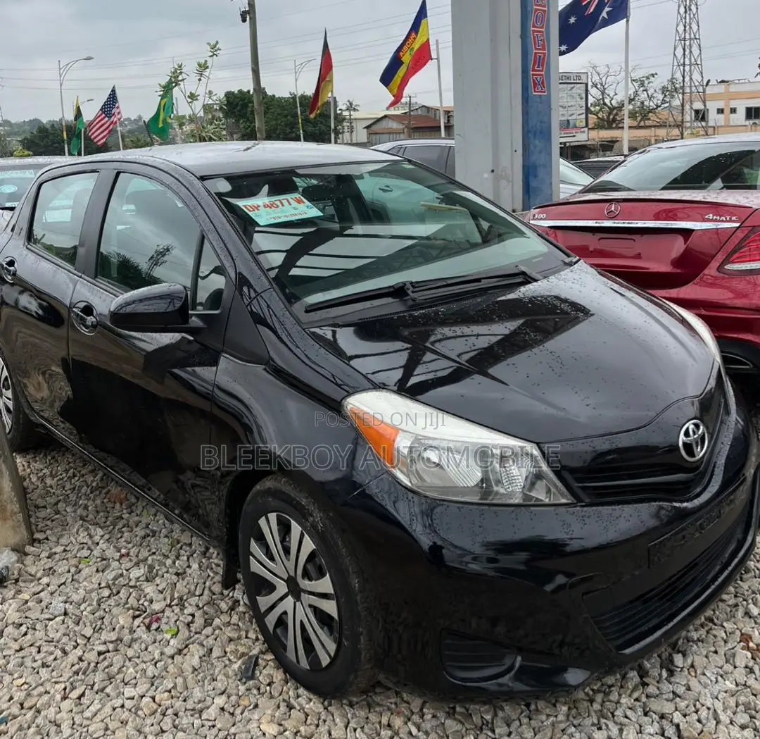 Toyota Yaris 2014 Black