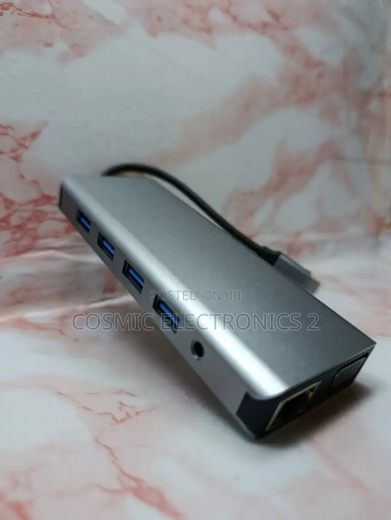 12-in-1 USB-C Docking Station With Triple Display