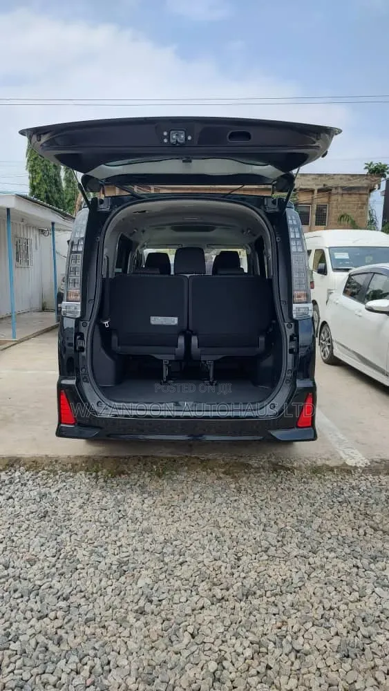 Toyota Voxy 2016 Black