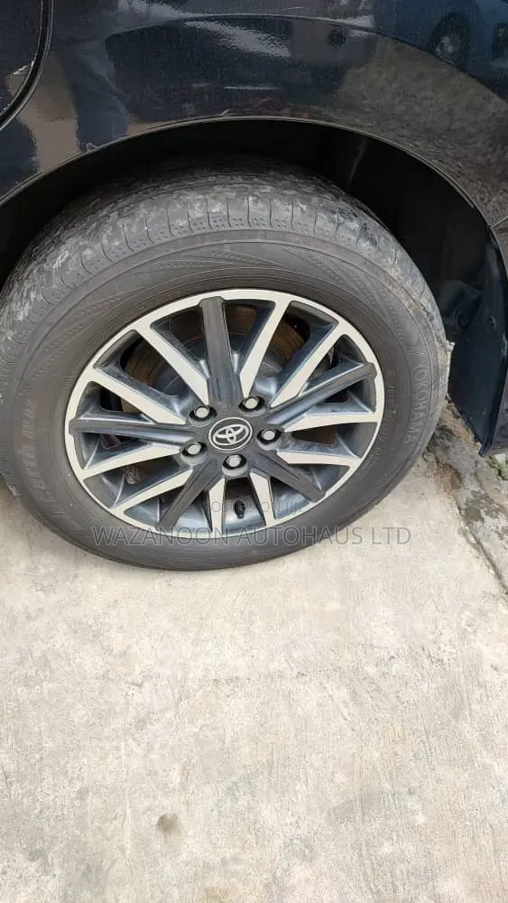 Toyota Voxy 2016 Black