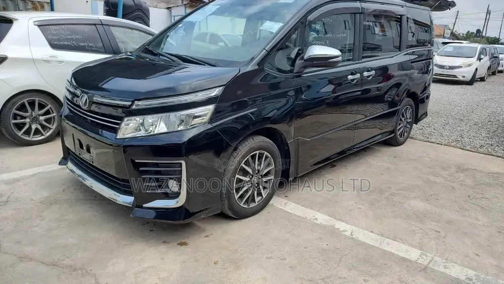 Toyota Voxy 2016 Black