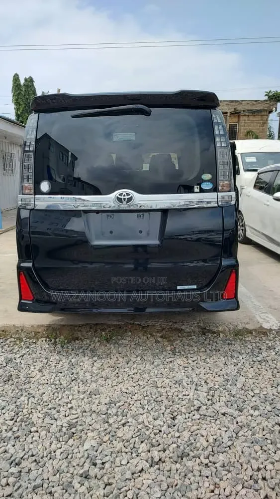 Toyota Voxy 2016 Black