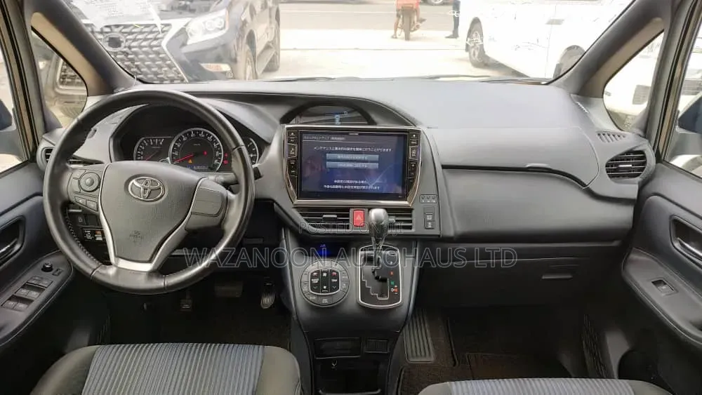 Toyota Voxy 2016 Black