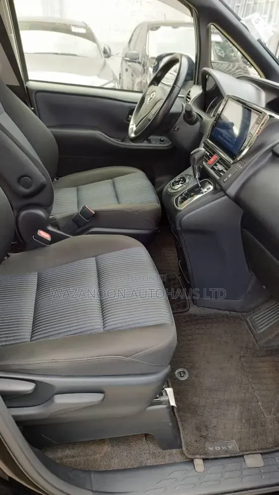 Toyota Voxy 2016 Black