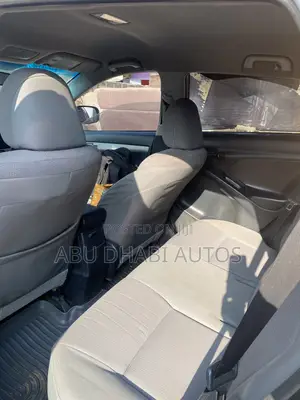 Toyota Matrix XR Hatchback FWD (1.8L 4cyl 4A) 2008 Gold