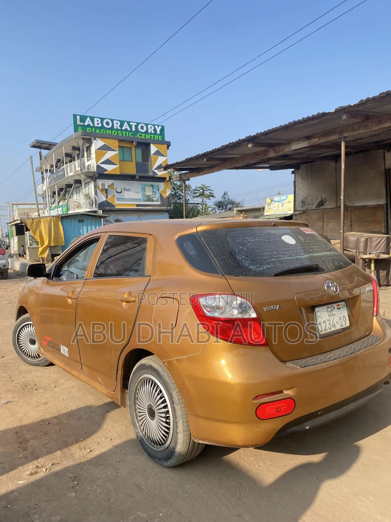 Toyota Matrix XR Hatchback FWD (1.8L 4cyl 4A) 2008 Gold