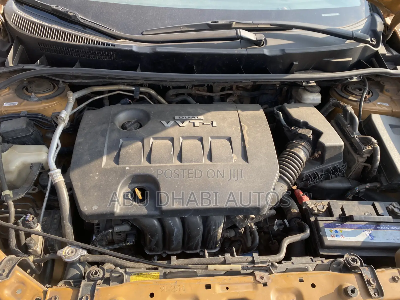 Toyota Matrix XR Hatchback FWD (1.8L 4cyl 4A) 2008 Gold