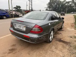 Mercedes-Benz E220 2007 Gray