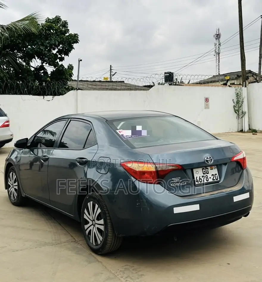 Toyota Corolla LE 4dr Sedan (1.8L 4cyl CVT) 2015 Gray