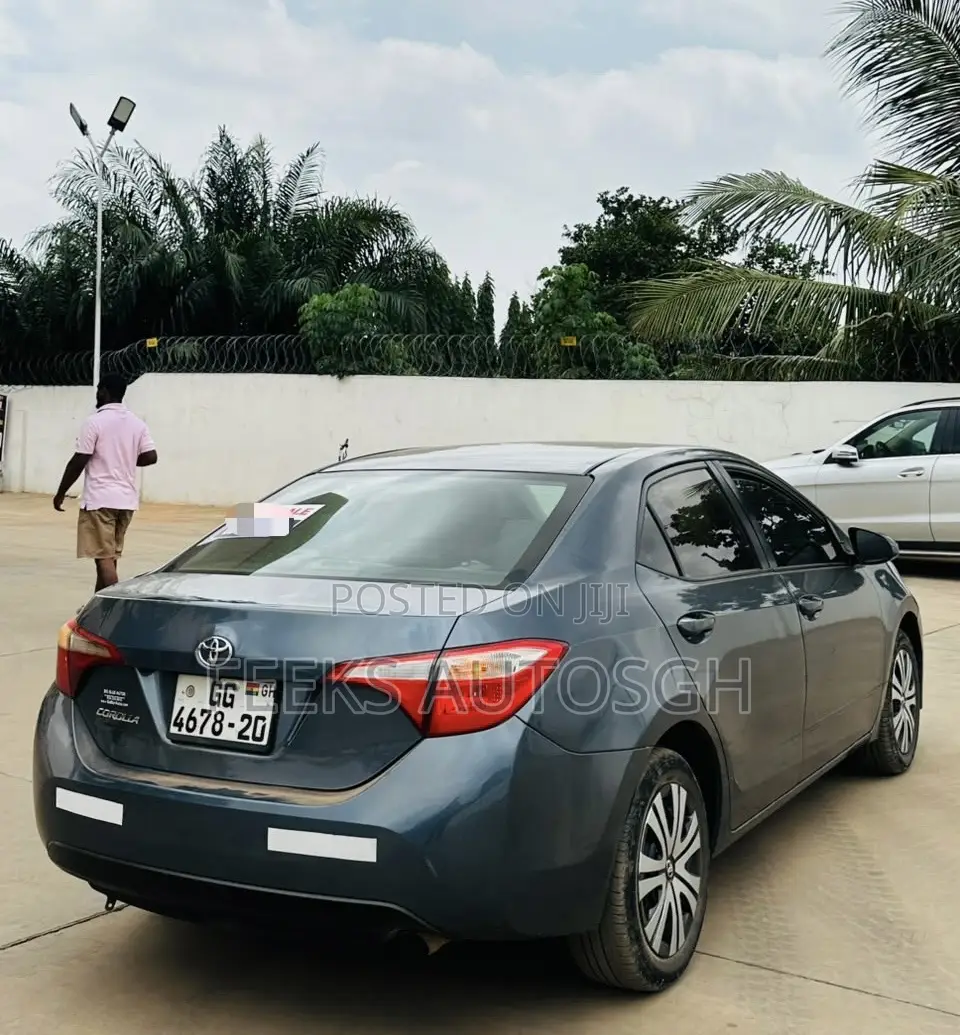 Toyota Corolla LE 4dr Sedan (1.8L 4cyl CVT) 2015 Gray