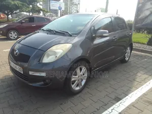 Toyota Vitz 2010 Black