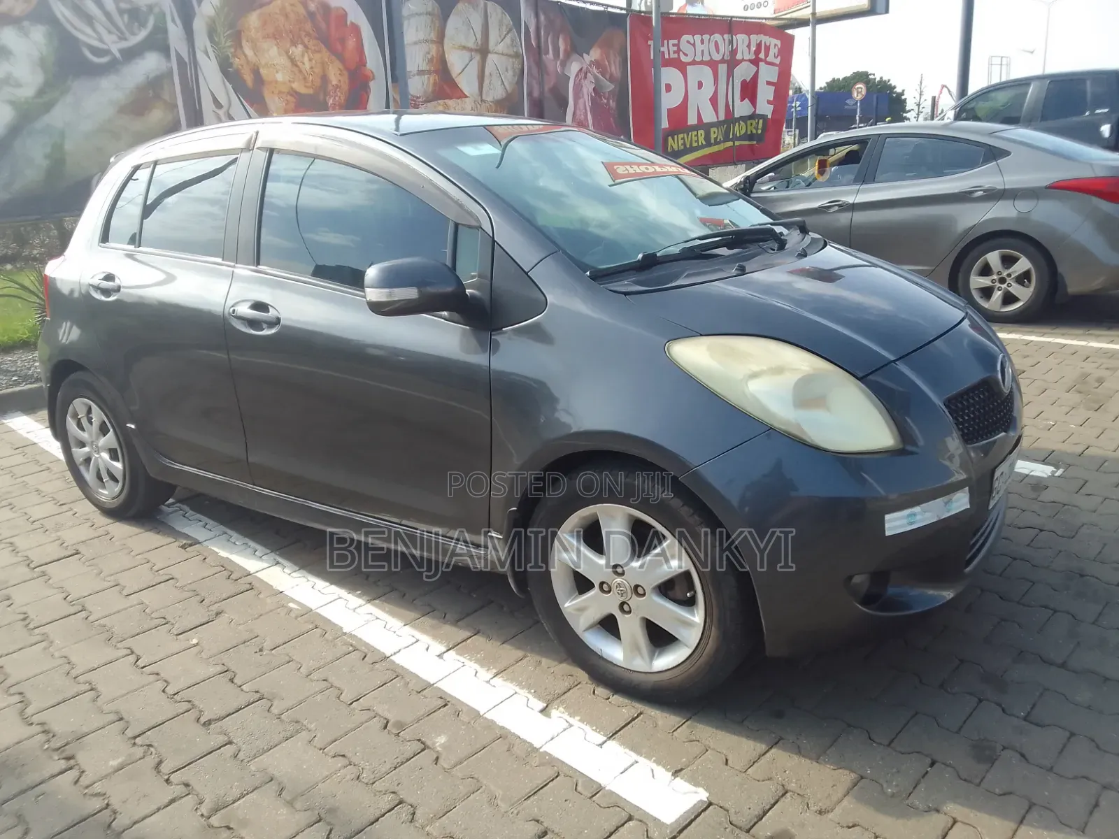 Toyota Vitz 2010 Black