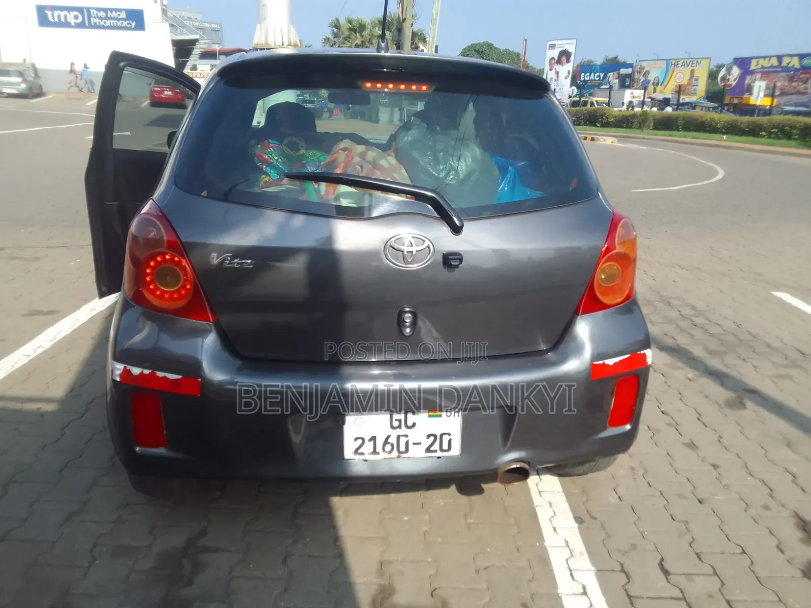 Toyota Vitz 2010 Black