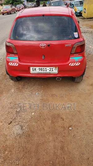 Toyota Yaris 2010 Red