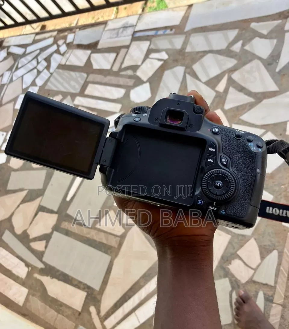 DSLR Canon 60D With Lens