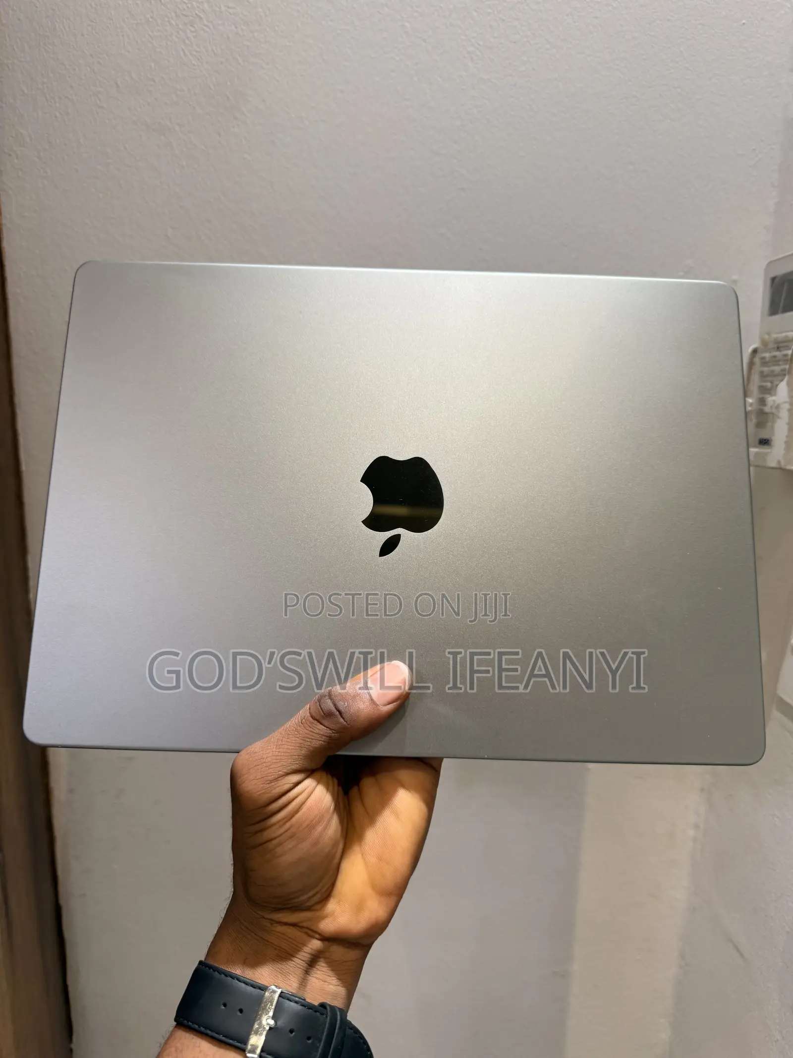 Laptop Apple MacBook Pro 2023 M3 8GB Apple M3 SSD 512GB