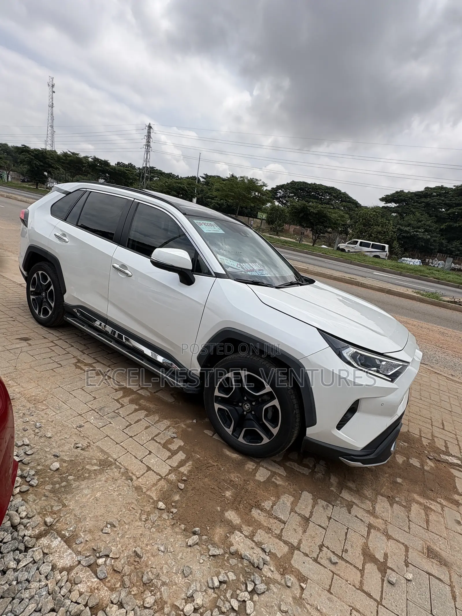 Toyota RAV4 XLE Premium FWD 2020 Pearl