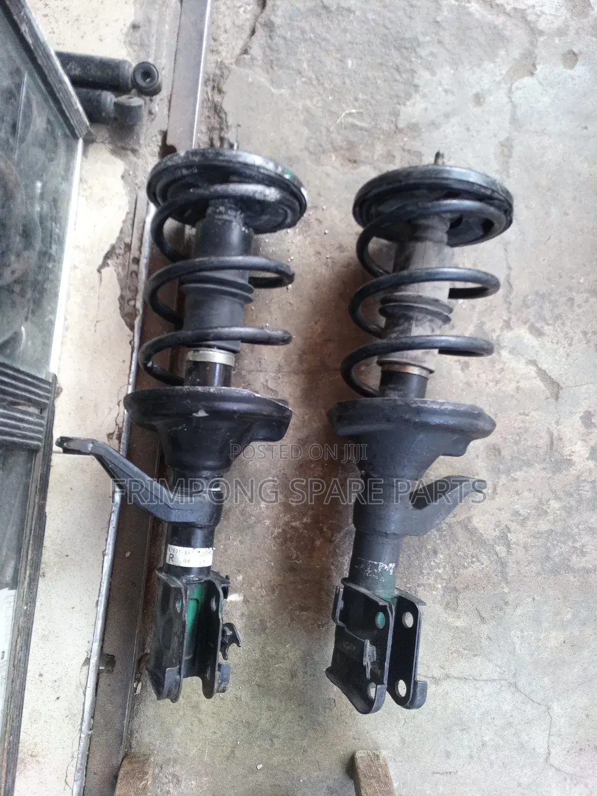 Honda CR-V 2005 Front Shocks Absorber