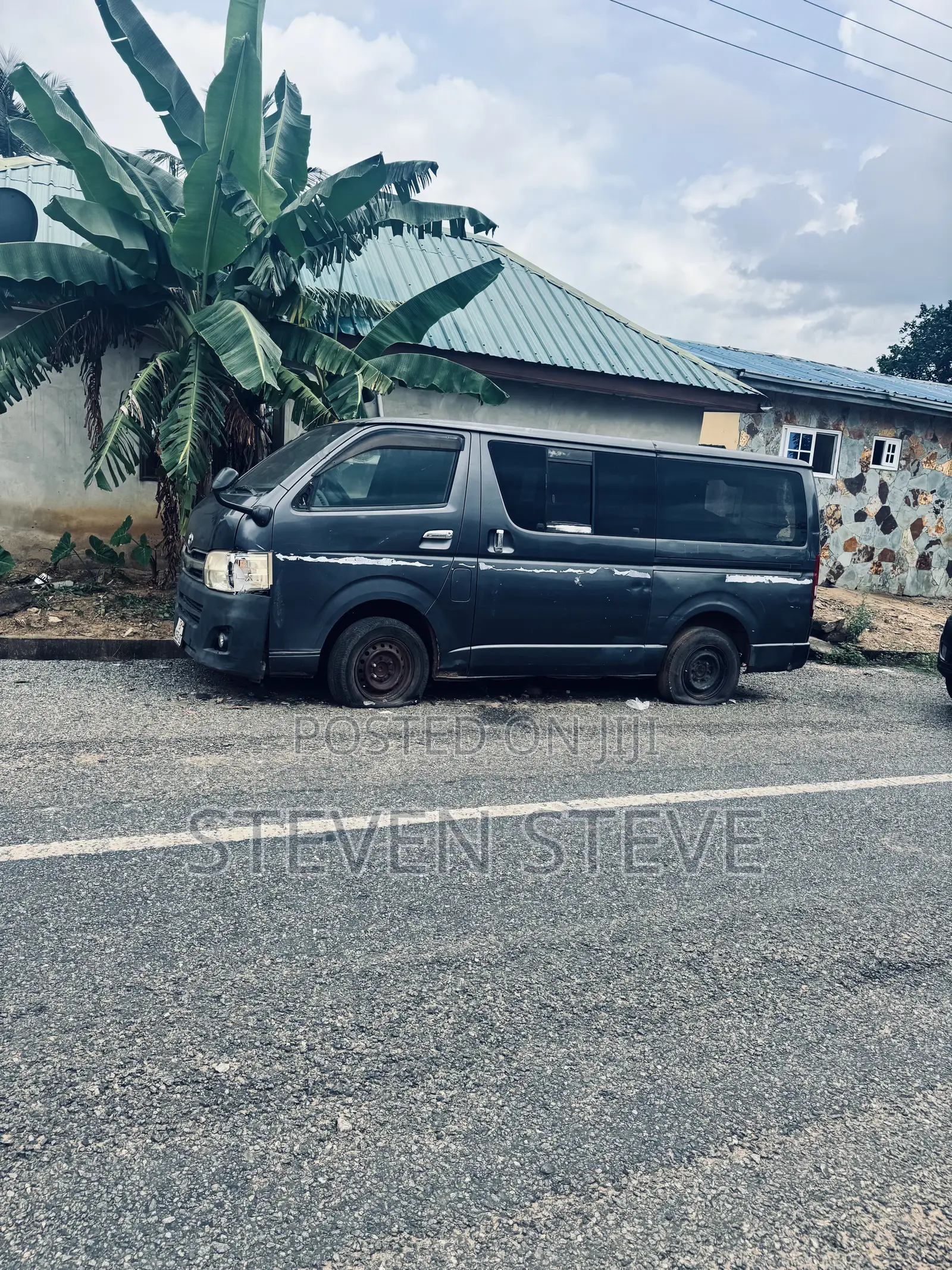 Toyota HiAce 2012 Black