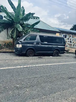 Toyota HiAce 2012 Black