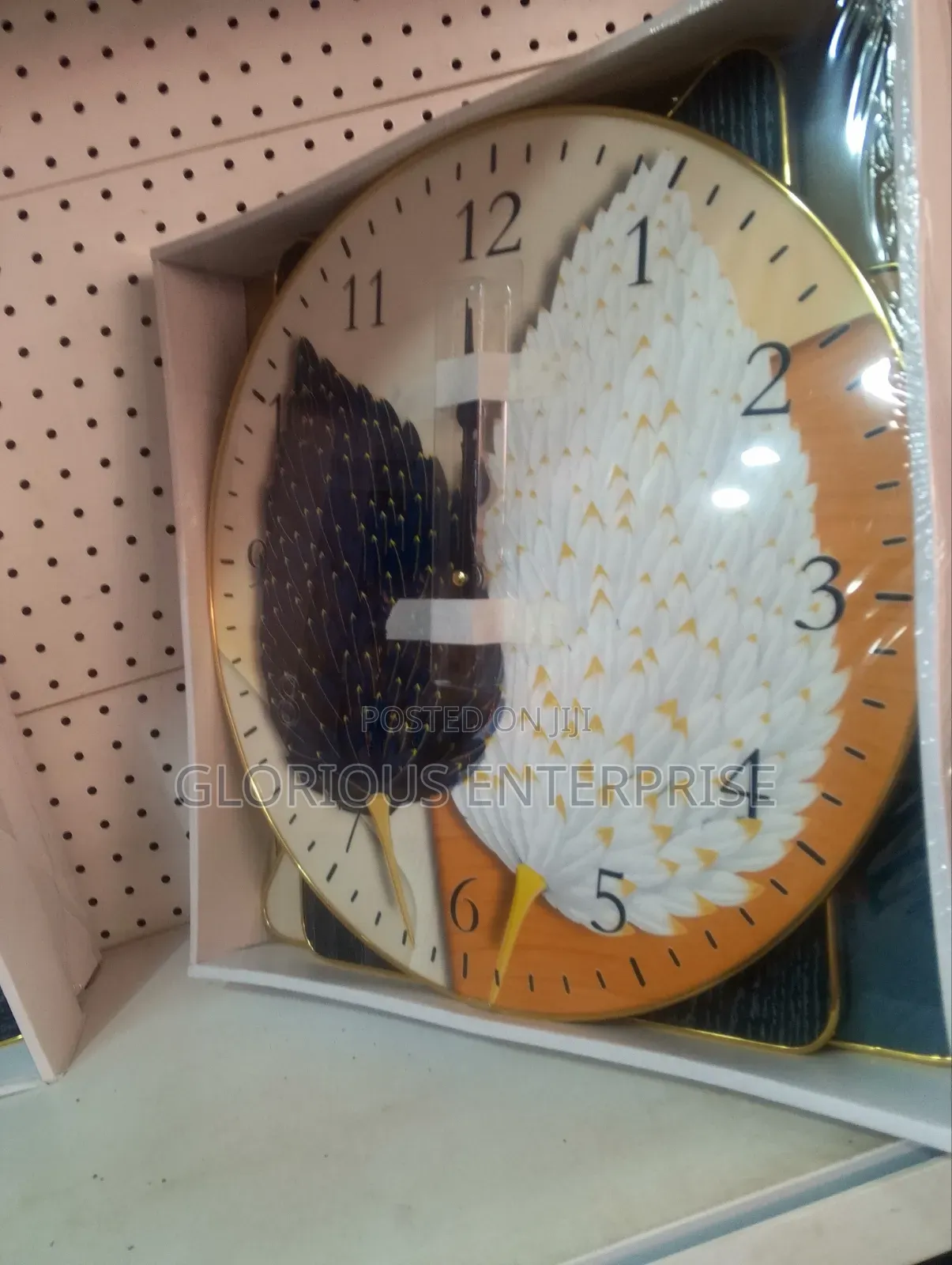 Design Clock and 2 Picture Frame