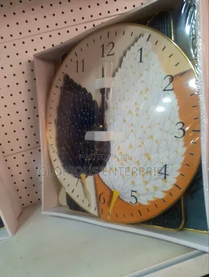 Design Clock and 2 Picture Frame