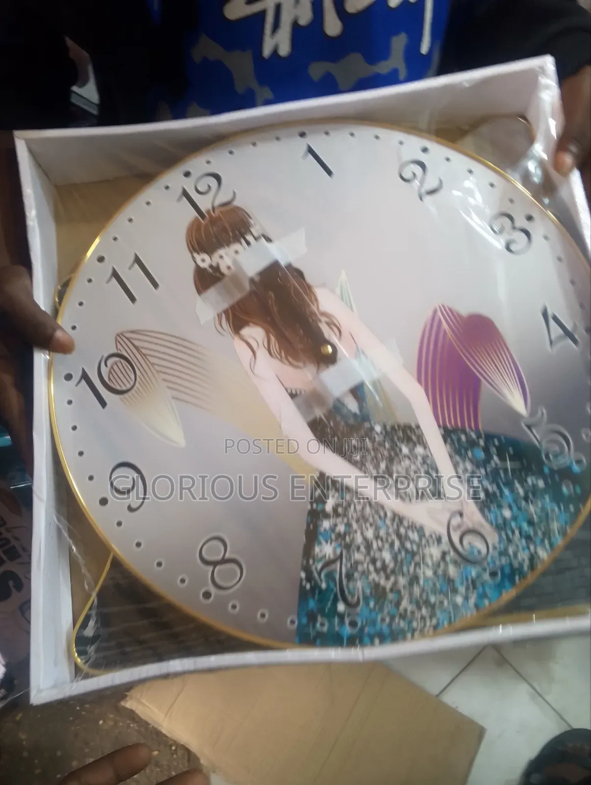 Design Clock and 2 Picture Frame