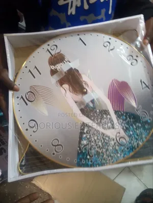 Design Clock and 2 Picture Frame