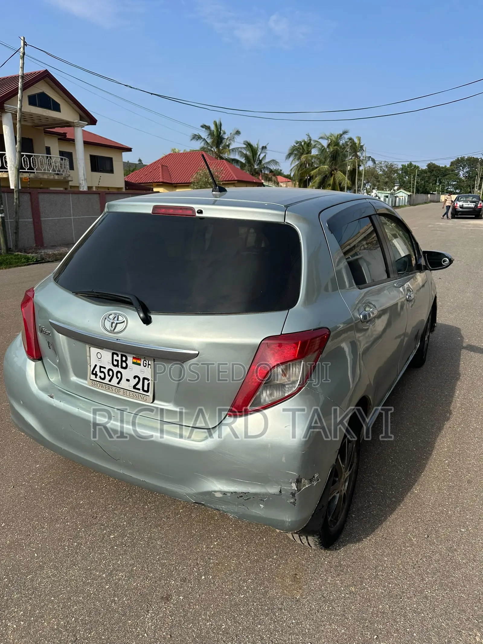 Toyota Vitz 1.0 FWD 5dr 2012 Gray