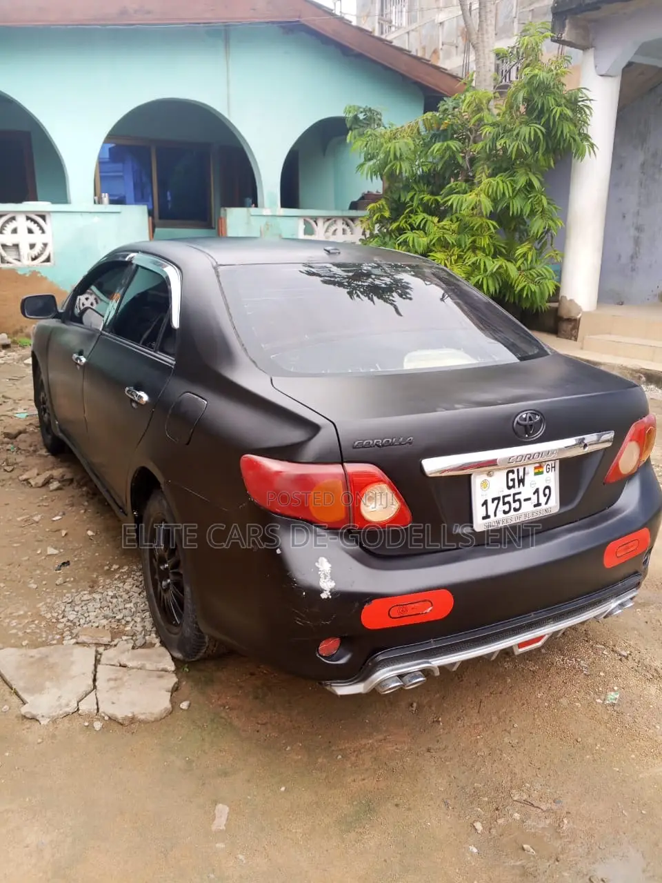 Toyota Corolla Base 4dr Sedan (1.8L 4cyl 5M) 2010 Gray