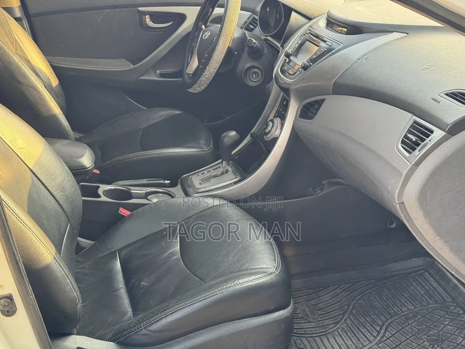 Hyundai Elantra SE Coupe FWD (1.8L 4cyl 6A) 2013 White
