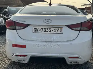 Hyundai Elantra SE Coupe FWD (1.8L 4cyl 6A) 2013 White