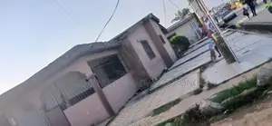 5bdrm House in Dansoman Estate, Exhibition for sale