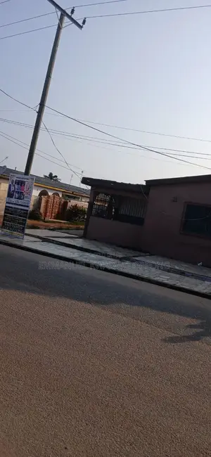 5bdrm House in Dansoman Estate, Exhibition for sale