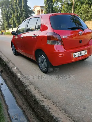 Toyota Vitz 2010 Red