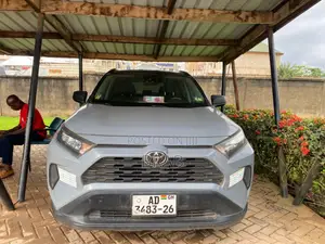 Toyota RAV4 LE AWD 2020 Gray