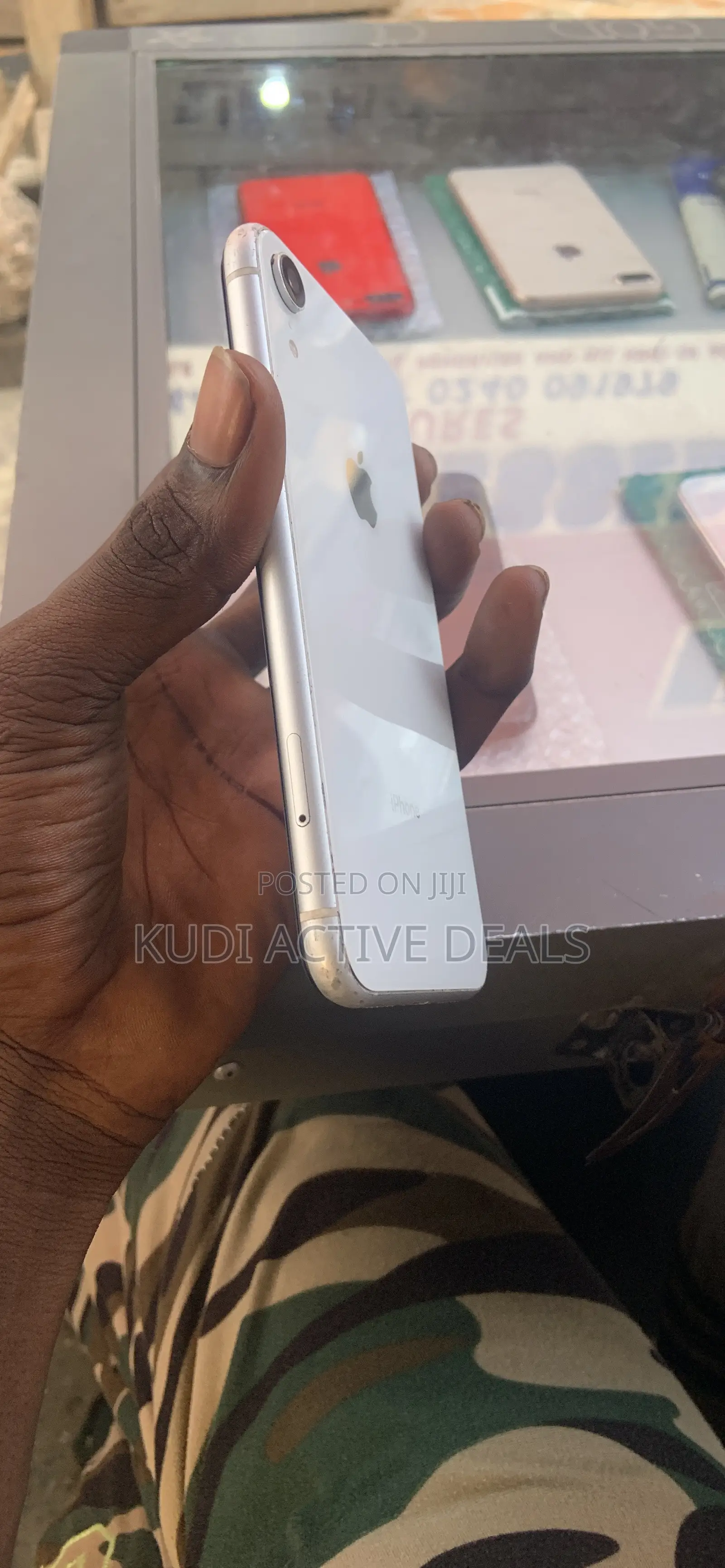 Apple iPhone XR 64 GB White