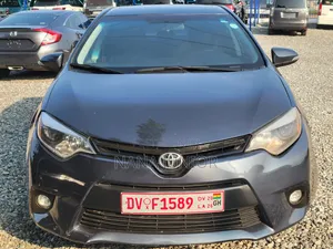 Toyota Corolla LE 4dr Sedan (1.8L 4cyl CVT) 2015