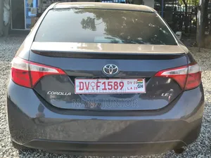 Toyota Corolla LE 4dr Sedan (1.8L 4cyl CVT) 2015