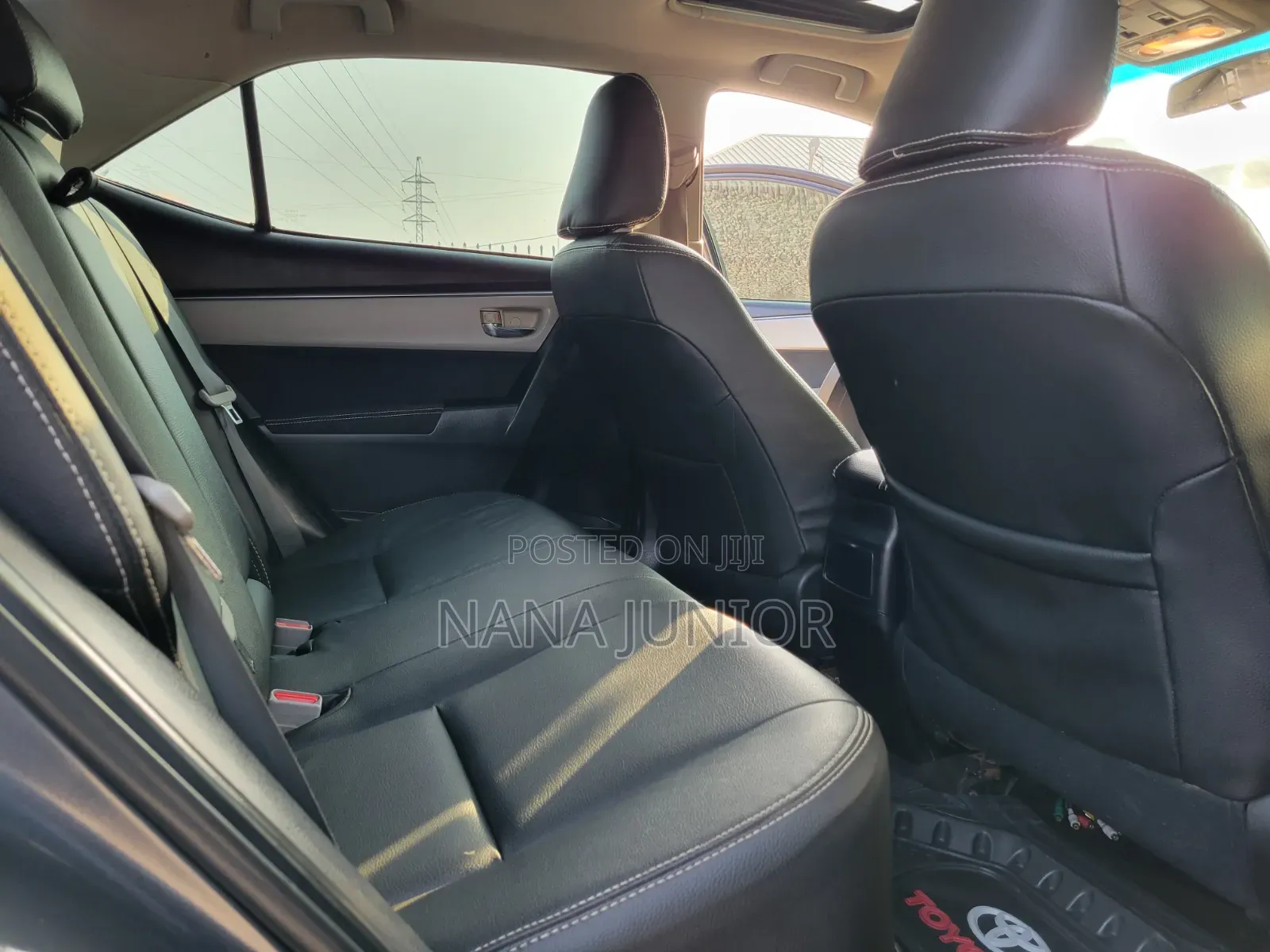 Toyota Corolla LE 4dr Sedan (1.8L 4cyl CVT) 2015