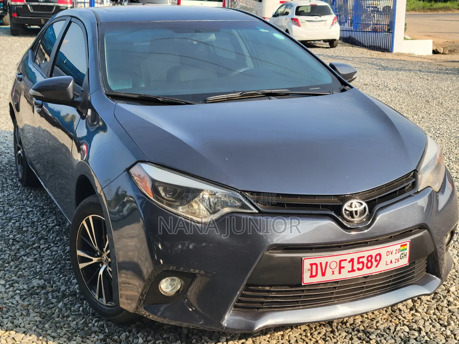 Toyota Corolla LE 4dr Sedan (1.8L 4cyl CVT) 2015