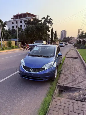 Nissan Note 2015 Blue