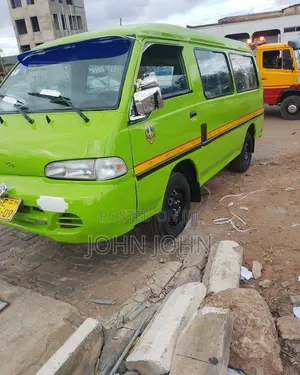 Hyundai Aero Town 2009 Green