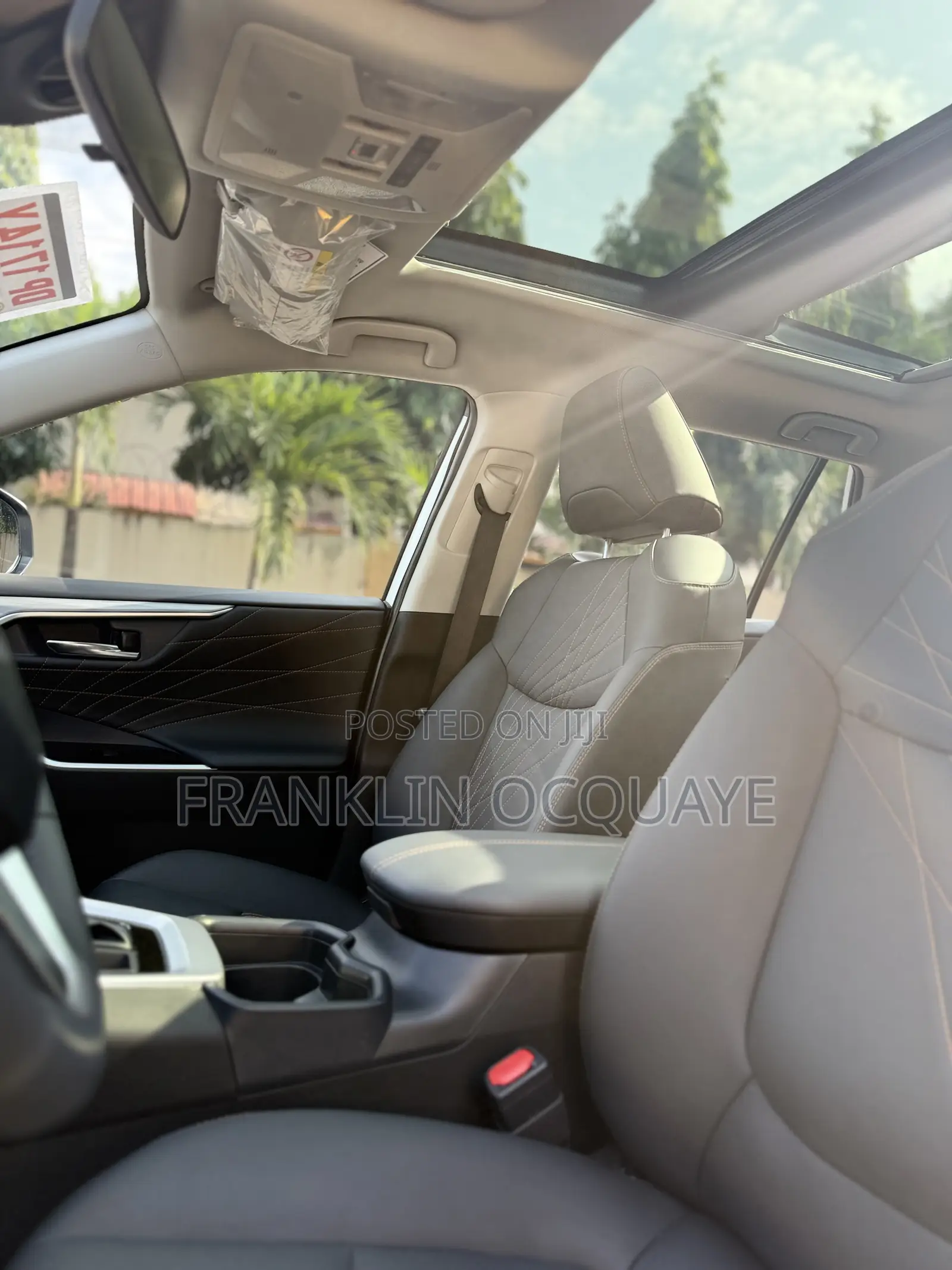Toyota RAV4 XLE Premium 2025 White